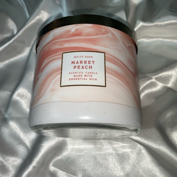 Bath and Body Works Market Peach Three Wick Candle - Picture 2 of 4